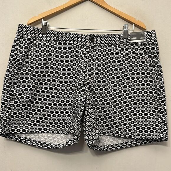 ana black white geometric pattern twill shorts Size 18 New - Picture 2 of 11